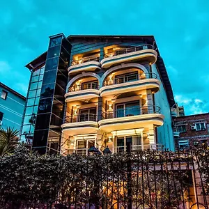 Broadway Tirana