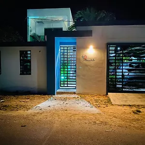Almendrita I , Bacalar Mexico